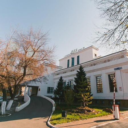 Акку Hotel Nur-Sultan  Exterior photo